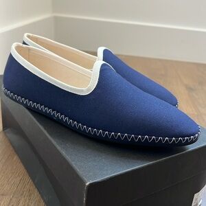 J. crew Navy Contrast tipped venetian Loafers NWT 7.5